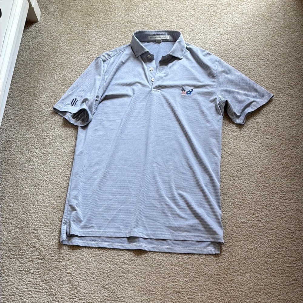 Sporty Gray Polo Shirt with Athletic Material